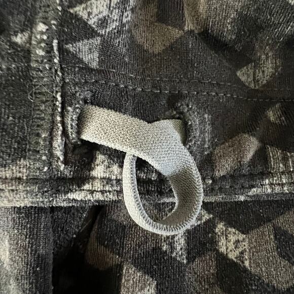 Athleta Leggings Gray Mesh Triangle Print Full Length Be Free Size XS - Picture 6 of 9